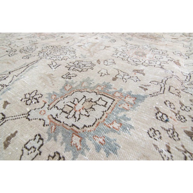 Tan House of Séance - 1920s Vintage Large Caucasian Floral Neutral Wool Pile Hand-Knotted Rug - 9′1″ × 12′8″ For Sale - Image 8 of 11