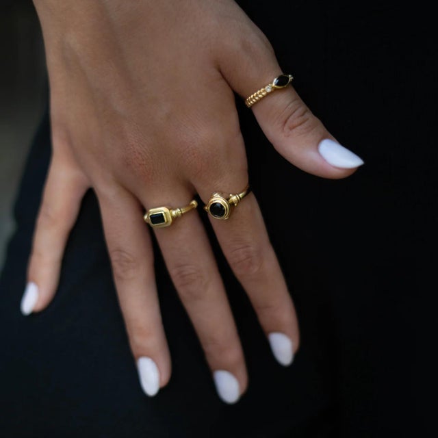 Black Onyx Teardrop Gemstone Adjustable Gold Ring, Size 4 For Sale - Image 4 of 7