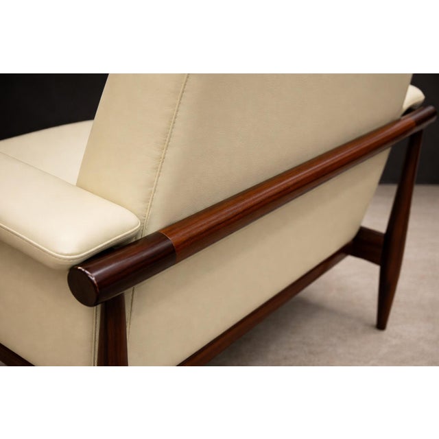 Pair of Brazilian Modern Armchairs in Rosewood and Leather, Liceu De Artes E Ofícios, 1960s For Sale - Image 13 of 13