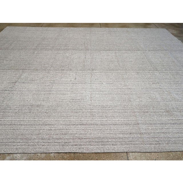 Galerie Shabab Collection Mid-20th Century Turkish Flatweave Kilim Carpet For Sale - Image 4 of 8