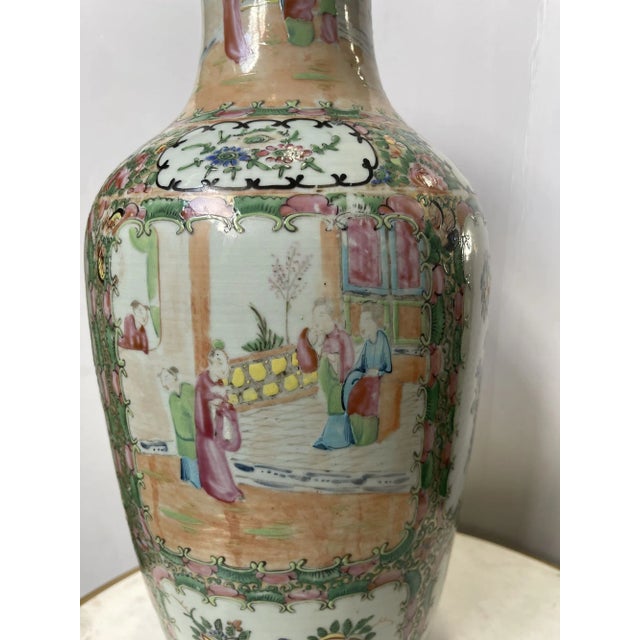 Chinese Antique Late 19th Century Chinese Rose Medallion Shouldered Vase For Sale - Image 3 of 6