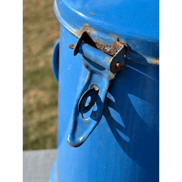 Metal Early 20th Century European Enamelware 5 Liter / 3.2 Gallon Lidded Bucket - Fjord Blue For Sale - Image 7 of 9
