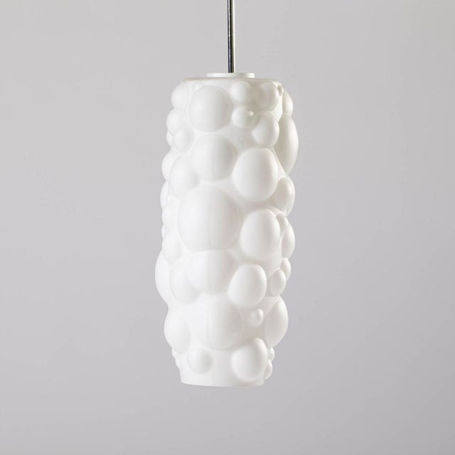 Pendant Lamp in White Glass with Bubble Pattern by Valasske Mezirici, Czechoslovakia, 1960s For Sale - Image 4 of 4
