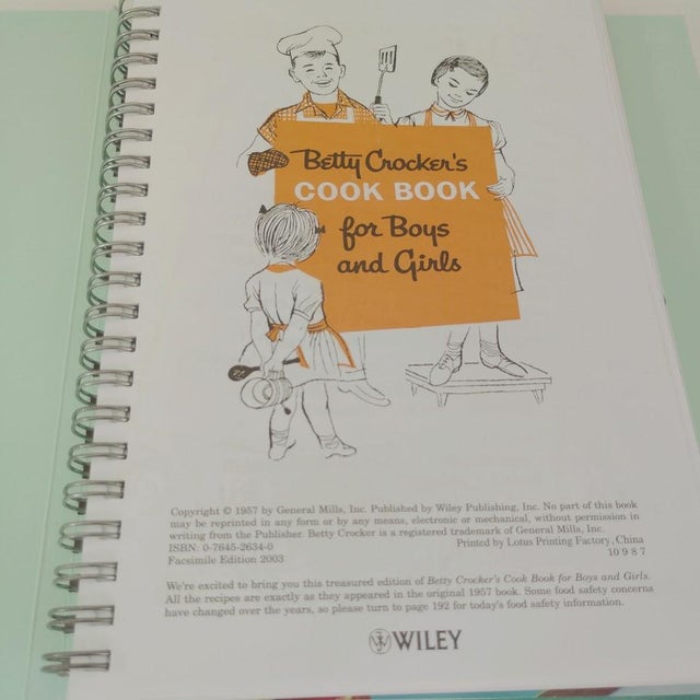 Betty Crocker's Cookbook for Boys and Girls, 1950s & Betty Crocker Kids Cook Cookbook 2015 For Sale - Image 4 of 7