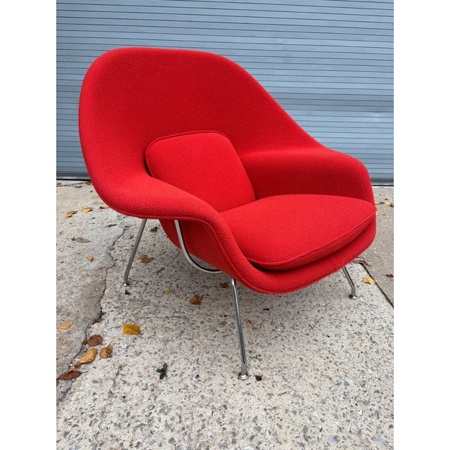 Eero Saarinen for Knoll Womb Chair and Ottoman in a red Boucle Fabric. This example is 20 years old and very clean/1...