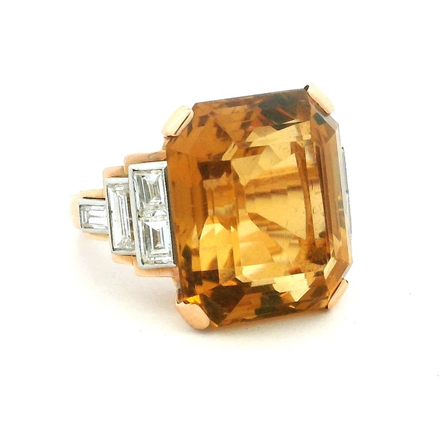 1980s Italian 18k Gold Citrine & Baguette Diamond Architectural Cocktail Ring, Size 6 For Sale - Image 10 of 15