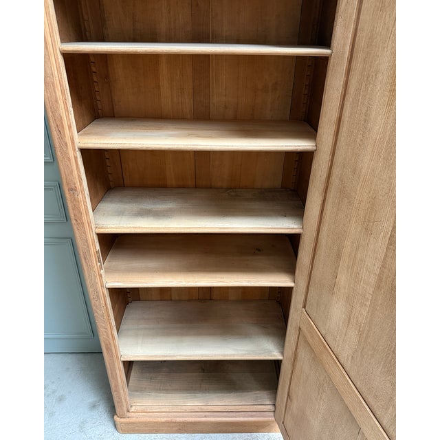 Large Antique Bonnetière in Oak, 1890s For Sale - Image 5 of 14