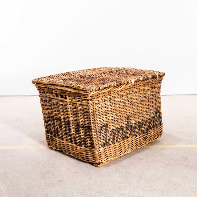 English Wicker Basket, 1920s For Sale - Image 6 of 10