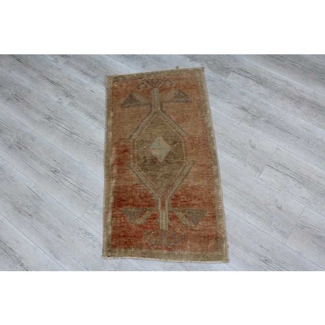 Vintage Turkish Kilim Rug - 20"x38" For Sale - Image 10 of 10