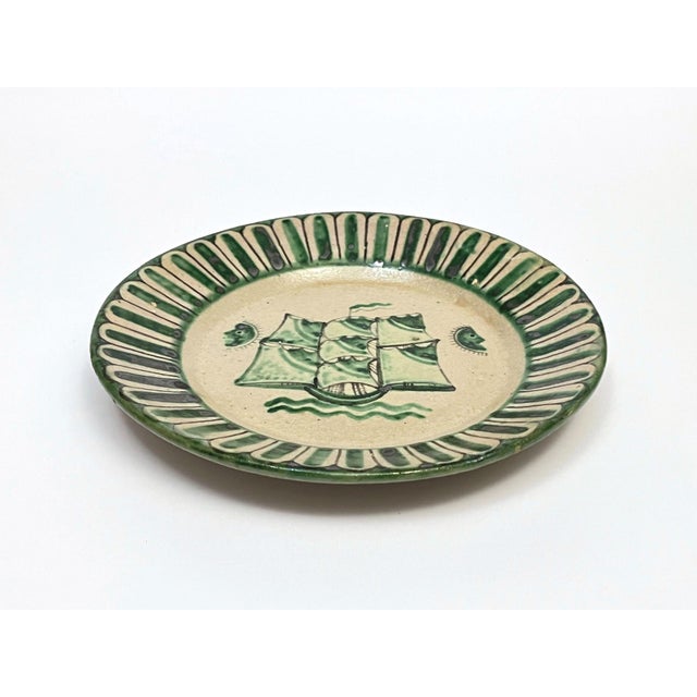 1930s Vietri Plates in Green with Fish and Caravels from Avallone Ceramics Factory, 1930s, Set of 4 For Sale - Image 5 of 15