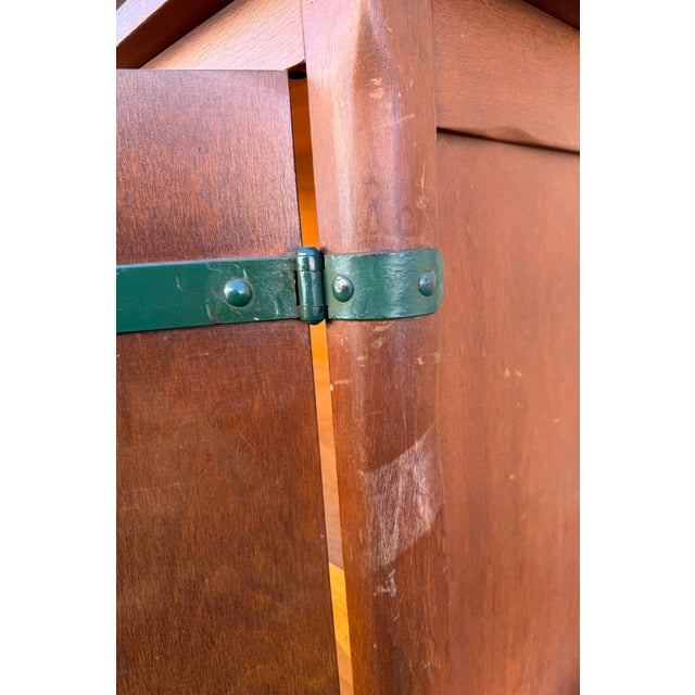 1940s Monterey Furniture Company Maple Baker’s Rack/Hutch With Green Wrought Iron and Shelving For Sale - Image 11 of 14