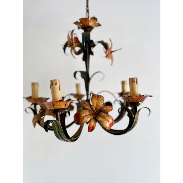 Vintage Italian Florentine Hand-Painted Tole Floral 5-Light Chandelier, 1940s For Sale - Image 4 of 18