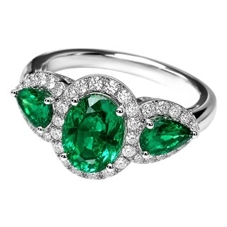 Late 20th Century 18K White Gold Emerald Diamond 3 Stone Anniversary Band Ring Estate, Size 6.75 For Sale
