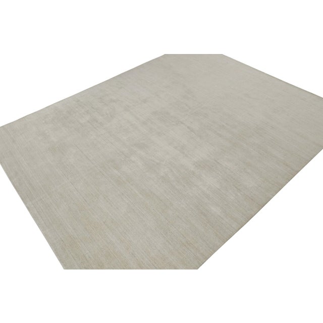 This 12x15 rug is a grand new entry to Rug & Kilim’s Texture of Color Collection. Hand-knotted in all wool. Further On the...