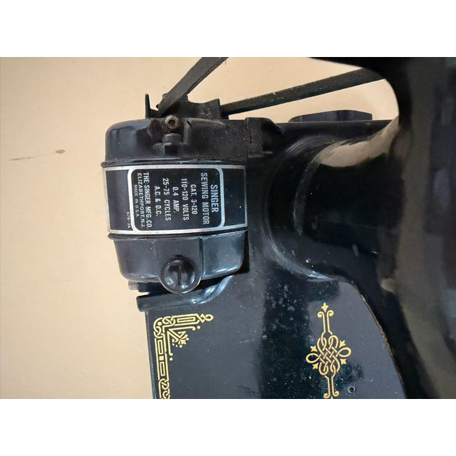 1950s 1951 Singer Featherweight 221 Sewing Machine With Original Attachments For Sale - Image 5 of 10
