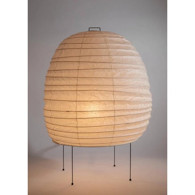 Akari Model 20n Light Sculpture by Isamu Noguchi For Sale In Los Angeles - Image 6 of 13