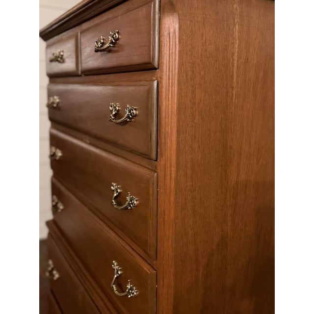 Circa 1940 Queen Anne–Style Mahogany Highboy Chest With 7 Dovetailed Drawers, Refinished For Sale In Baton Rouge - Image 6 of 12