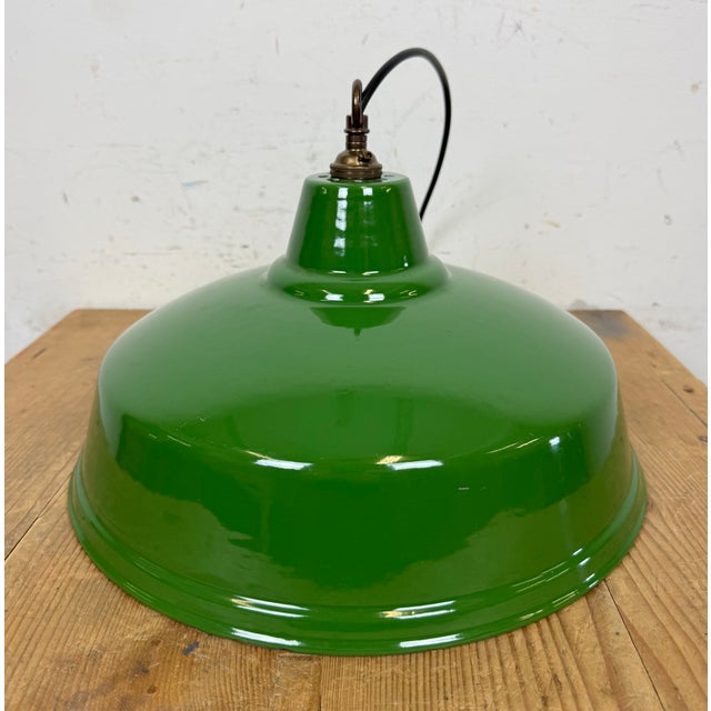 Industrial British Green Enamel Factory Pendant Lamp, 1960s For Sale - Image 9 of 15