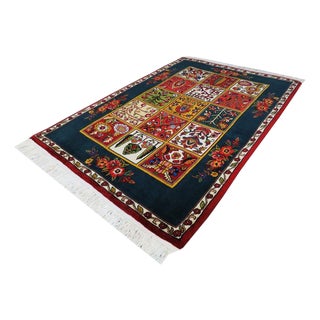 Middle Eastern Rug in Pure Wool For Sale