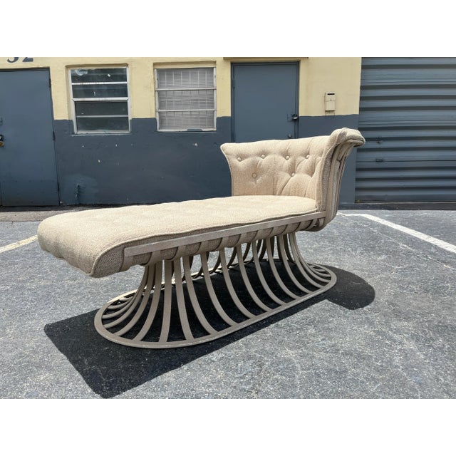 1970s Russel Woodard Mid-Century Modern Designer Aluminum Chaise Lounge For Sale In Miami - Image 6 of 12