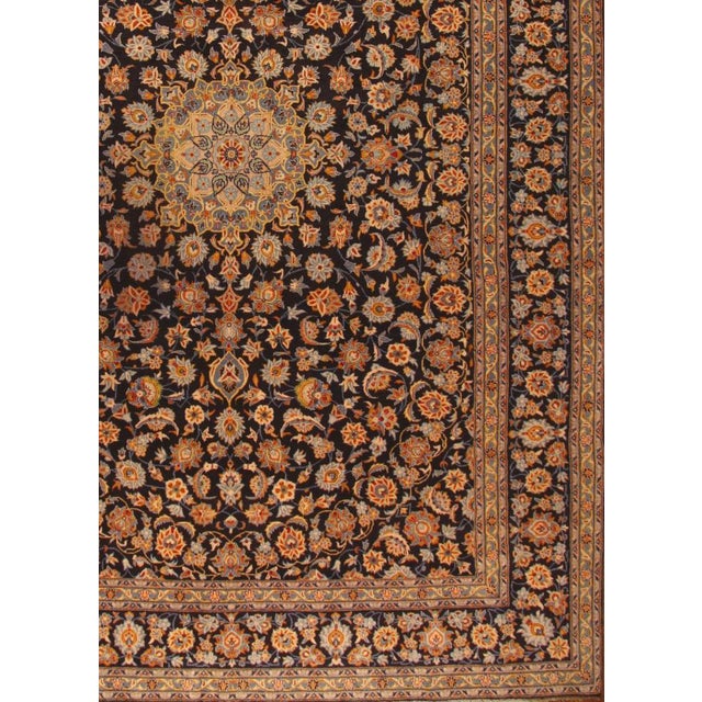 Middle Eastern Rug in Wool For Sale - Image 4 of 11