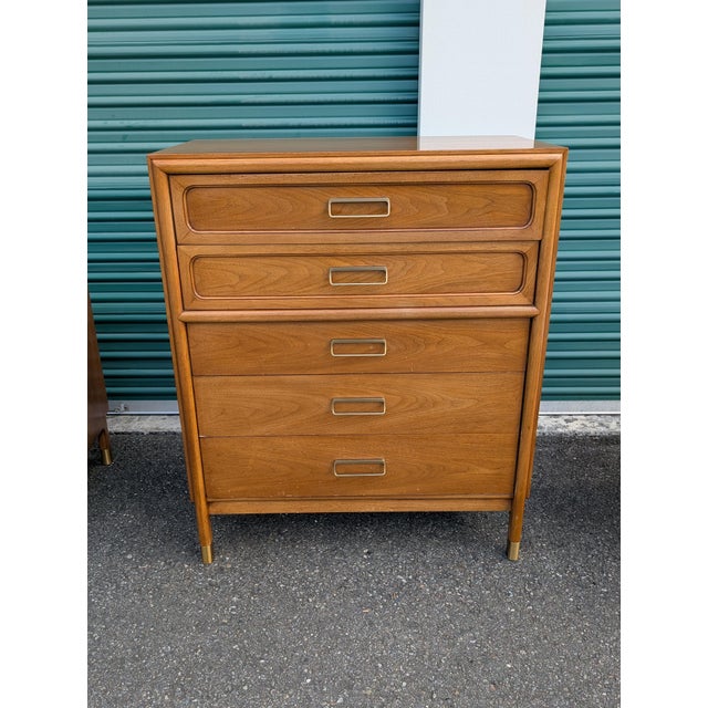 Drexel Cascade Vintage Mid Century Modern Walnut Finish 5 Drawer Chest Dresser For Sale - Image 13 of 13