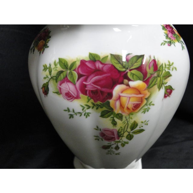 1960s Vintage Royal Albert Old Country Roses, England: Montrose Vase For Sale - Image 5 of 7