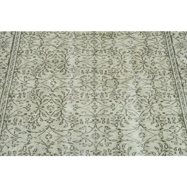 Mid 20th Century Vintage Anatolia Neutral Rug-6′4″ × 9′9″ For Sale - Image 4 of 13