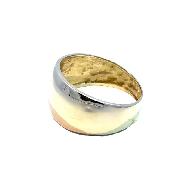Modern Classic 14k Yellow Gold Ring, Size 7.75 For Sale - Image 3 of 3