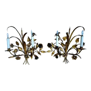Vintage 1950s Pair of Italian Florentine Gilt Tole Floral Bouquet Lighted Wall Sconces