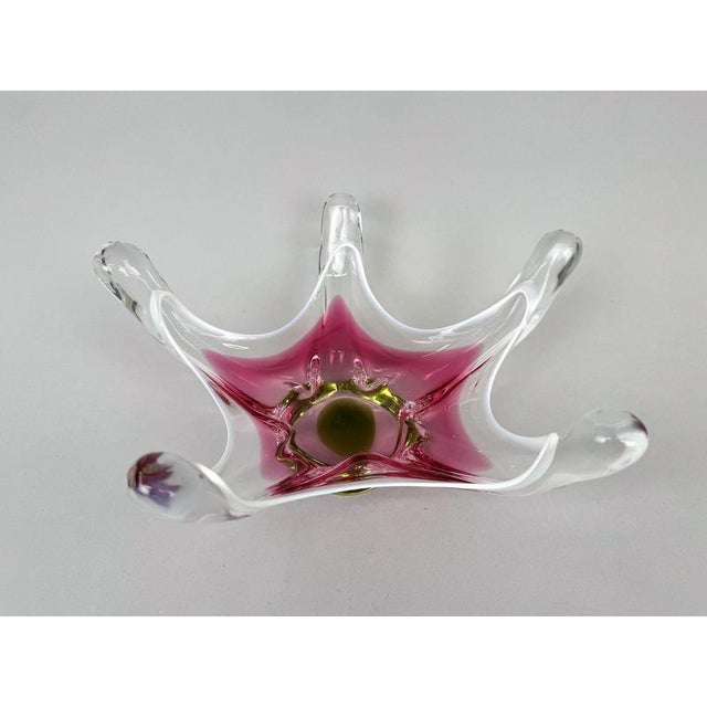 Art Glass Bowl attributed to Josef Hospodka for Chribska Glassworks, 1960s For Sale - Image 4 of 10