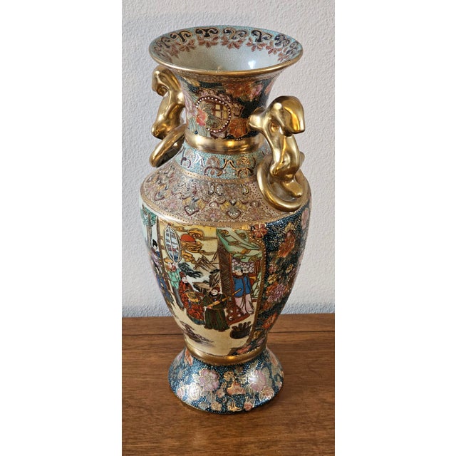 Vintage Royal Satsuma Hand-Painted Porcelain Urn Vase With Moriage & Gilt Handles For Sale - Image 4 of 17
