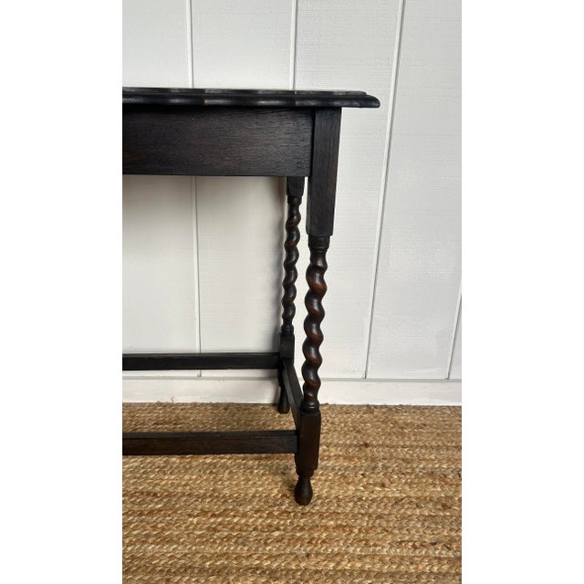 Early 20th Century Antique English Barley Twist Side Table With Scalloped Edge For Sale - Image 5 of 9
