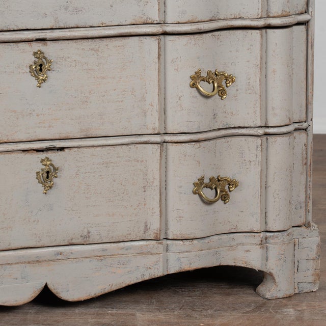 Large 19th Century Gray Rococo Chest of Four Drawers For Sale - Image 15 of 18
