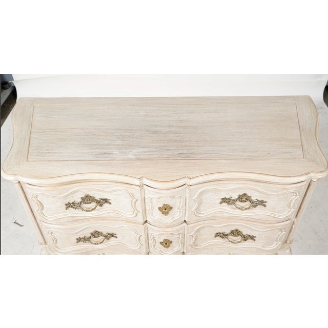 1970s Baker Furniture Louis XV Style Bleached Serpentine Bombe Chest With Bronze Mounts For Sale - Image 10 of 11