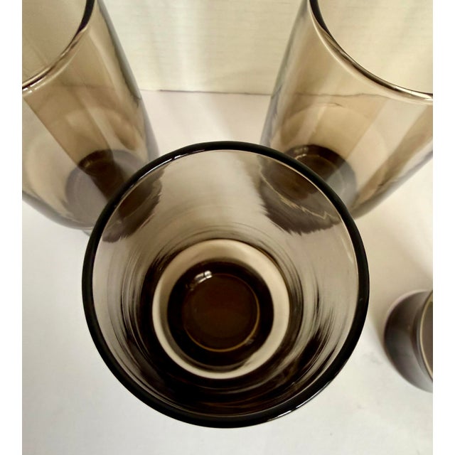 Mid 20th Century Set of 5 Mid-Century Modern Smoky Brown Architectural Beverage Glasses For Sale - Image 5 of 7
