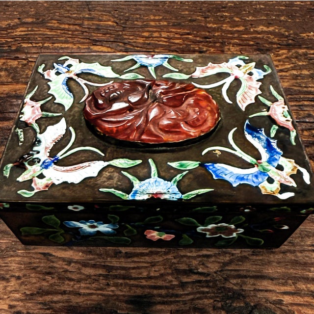 Jade Early 20th Century Chinese Jade and Enamel Cloisonne Hinged Metal Box For Sale - Image 8 of 9