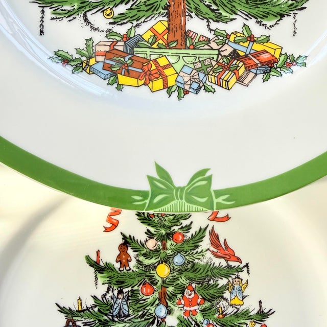 MCM Georges Briard Yule Tide 7 5/8” Plates Vintage Christmas Tree Plates - Set of 8 For Sale - Image 4 of 12