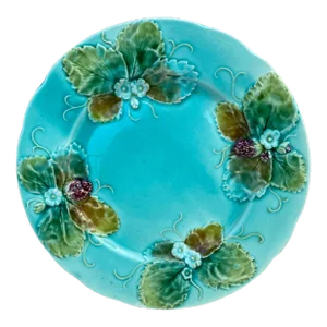 French Majolica Strawberries Plate Luneville, Circa 1880