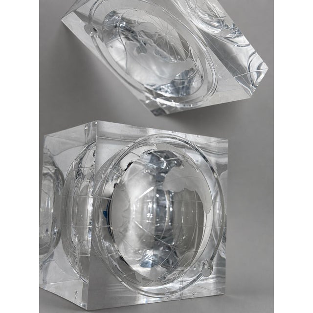 Plastic Alessandro Albrizzi Italian Lucite World Globe Ice Bucket, 1960s For Sale - Image 7 of 9