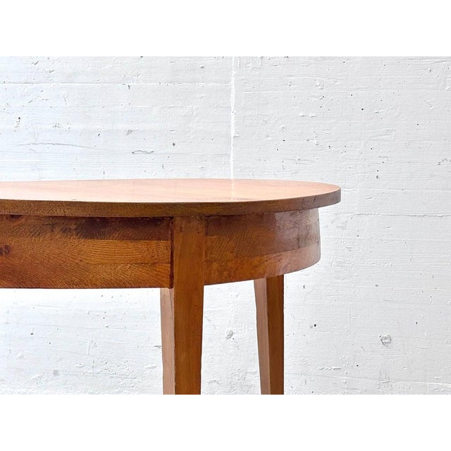 Round Dining Table in Alder Wood For Sale - Image 12 of 16