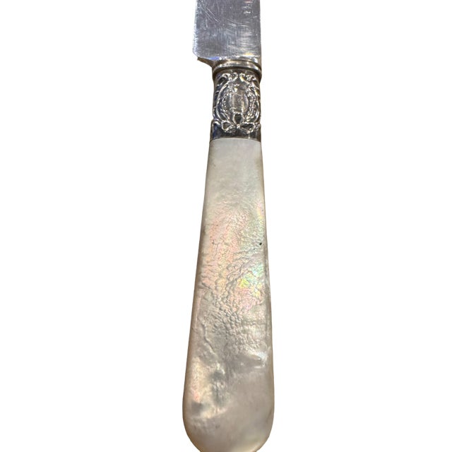 American Antique a.j. Jordan St. Louis Mother of Pearl With Sterling Cuff Dinner Knives. Set of 12. For Sale - Image 3 of 3