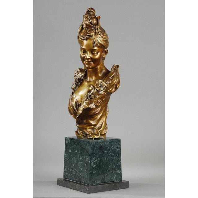 1900 - 1909 Belle-Epoque Bust of a Young Woman attributed to Victor Léopold Bruyneel, 1900 For Sale - Image 5 of 18