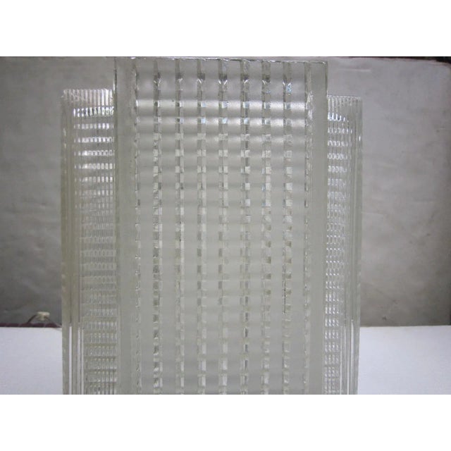 Midcentury 4 Panel Cubist Glass Table Lamp With Polished Nickeled Trim For Sale - Image 10 of 12