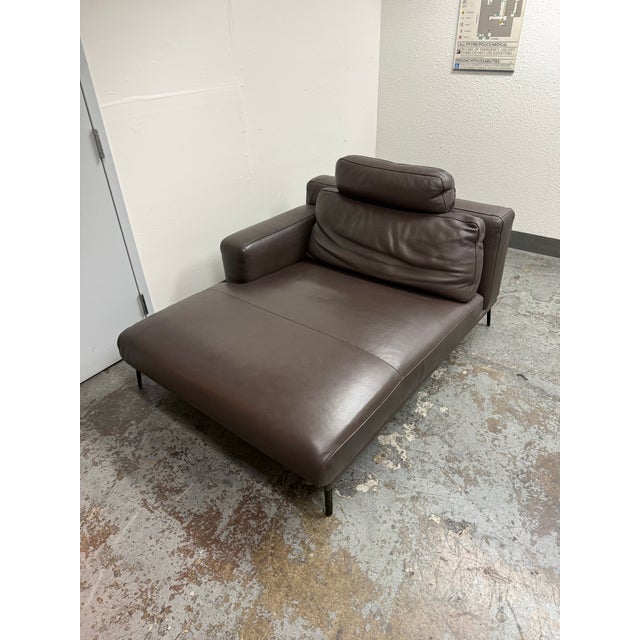 Nicoline Italia Strauss Leather Chaise For Sale In San Francisco - Image 6 of 12