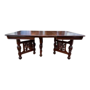 Victorian Walnut Carved Extension Dining Table With 2 Leaves, 19th Century