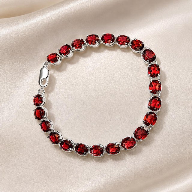 Mid-Century Modern Sterling Silver 925 Natural Garnet Flexible Bracelet For Sale - Image 3 of 4