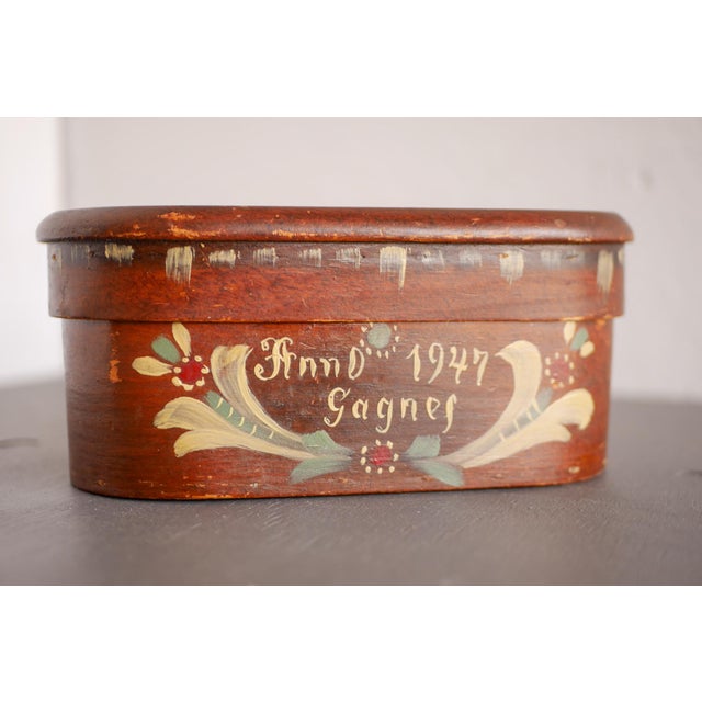 Brown Vintage Traditional Swedish Handmade Bent Wooden Tine Box Svepask Hand-Painted with Kurbits Pattern in the style of Sundborn, 1947 For Sale - Image 8 of 12