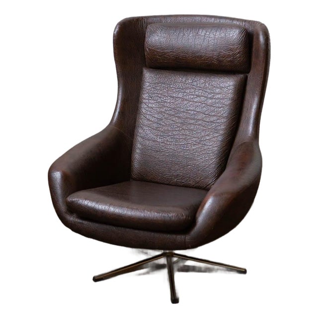 1970s Attributed to h.w. Klein for Bramin Leather Lounge Chair For Sale