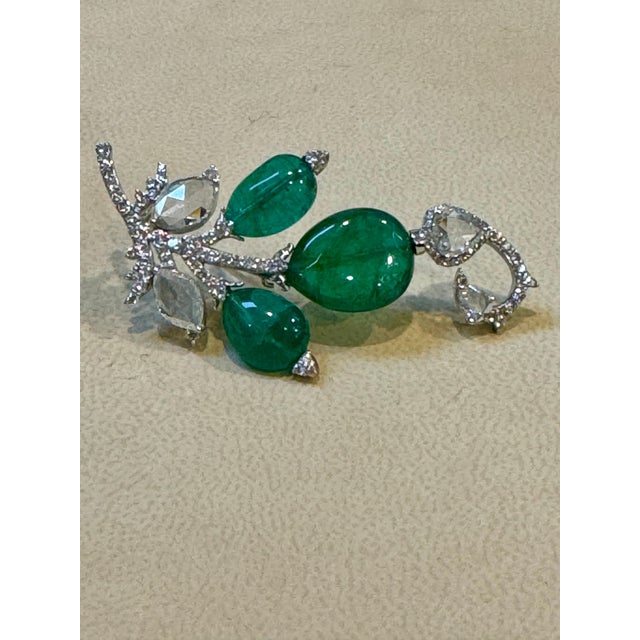 8.5 Ct Natural Oval Emerald Bead & 4 Ct Rose cut Diamond Brooch /Pin 18 Kt Gold For Sale - Image 12 of 18